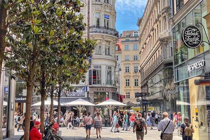 Private Vienna Walking Tour with Private Local Guide - Spending time at Heldenplatz
