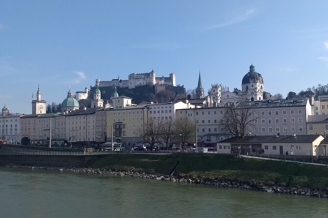 Private walking tour through the old town of Salzburg - Residenzplatz and the princely city