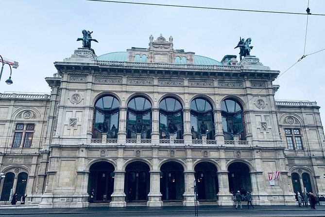 Private World War II Walking Tour in Vienna - A private guide changes the pace