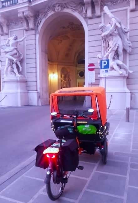 RAXI (Electric Rickshaw) Vienna Tours with two options - Hundertwasser House and Vienna’s modern character