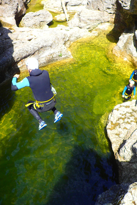 Salzburg: 4-Hour Guided Canyoning Trip for Beginners - How demanding is it for a beginner?