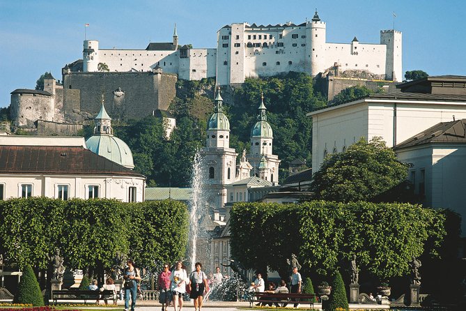 Salzburg and Alpine Lakes Tour from Vienna - Fifteen minutes in St. Gilgen