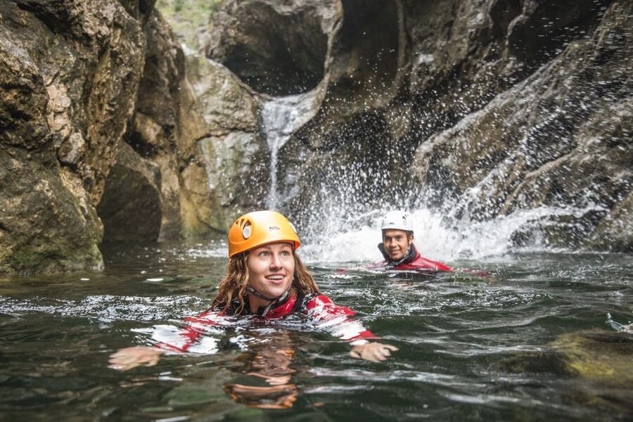 Salzburg: Canyoning Trip to Salzkammergut - Starting at the dam and warming up