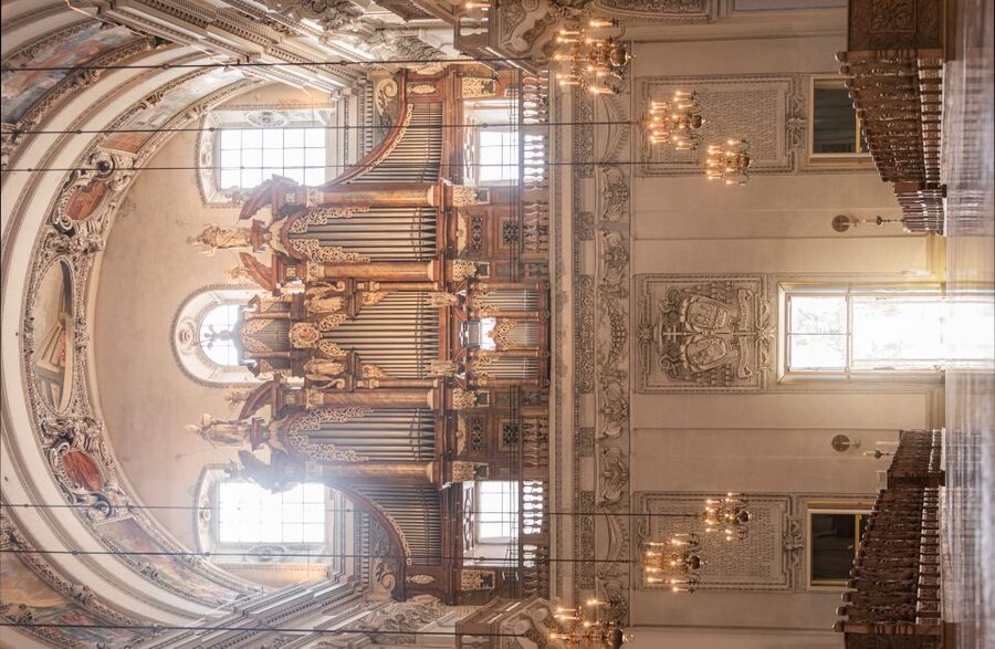 Salzburg Cathedral: Organ Concert at Midday - Entering Salzburg Cathedral at midday