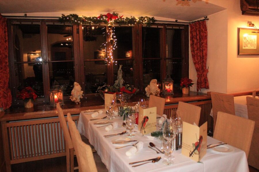 Salzburg: Christmas/Advent Concert & Dinner - Who should book this experience?