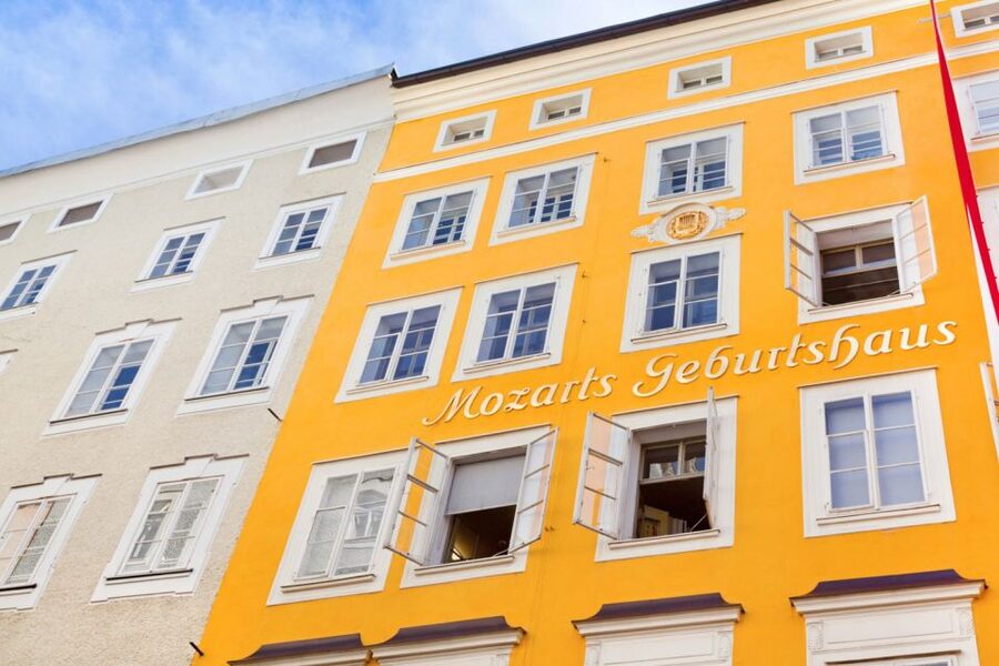Salzburg: Life of Mozart Private Guided Walking Tour - Meeting point, pickup, and walking comfort