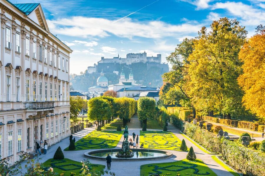 Salzburg: Private City Highlight Tour with a Guide - A smart first look at Salzburg