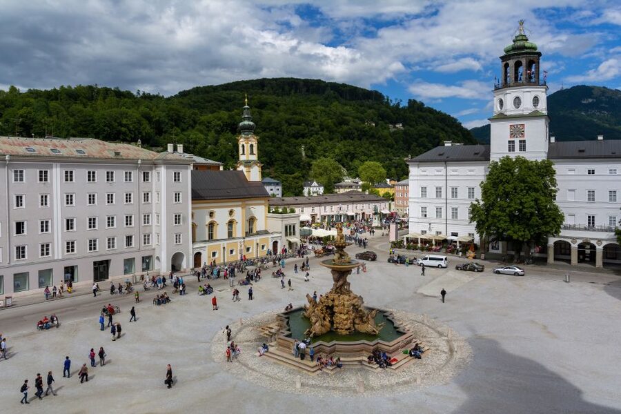 Salzburg: Private City Highlight Tour with a Guide - The University Square farmers market