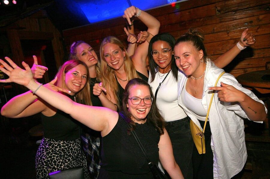 Salzburg: Pubcrawl Tour through best Bars and Clubs in Town - Pub Pepe and the value of changing venues