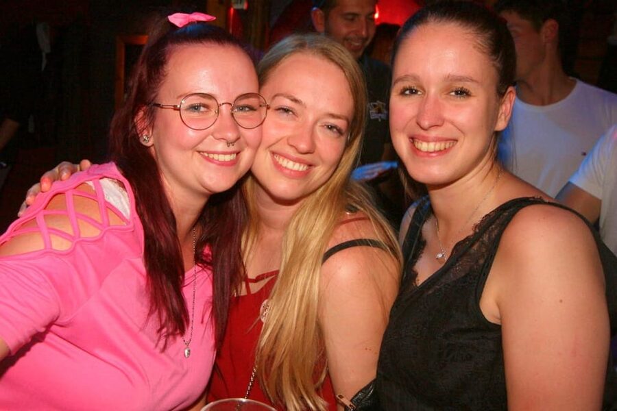 Salzburg: Pubcrawl Tour through best Bars and Clubs in Town - Who will enjoy this Salzburg night out?