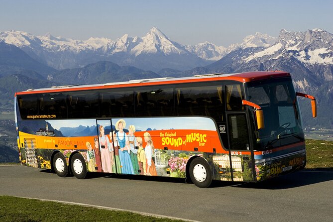 Salzburg Super Saver: Hallstatt & Original Sound of Music Tour - Leopoldskron Lake and the famous palace view