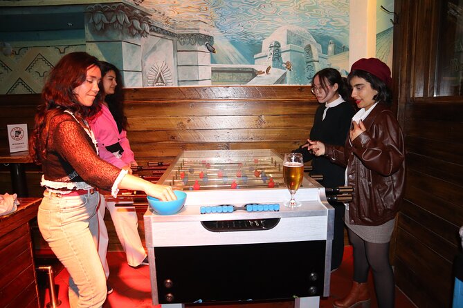 Saturday Night Pub Crawl for Professionals in Vienna, Austria - The guides make the social side work