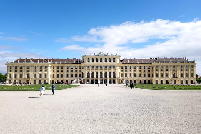 Schönbrunn Palace and Gardens Tour - What the small group changes