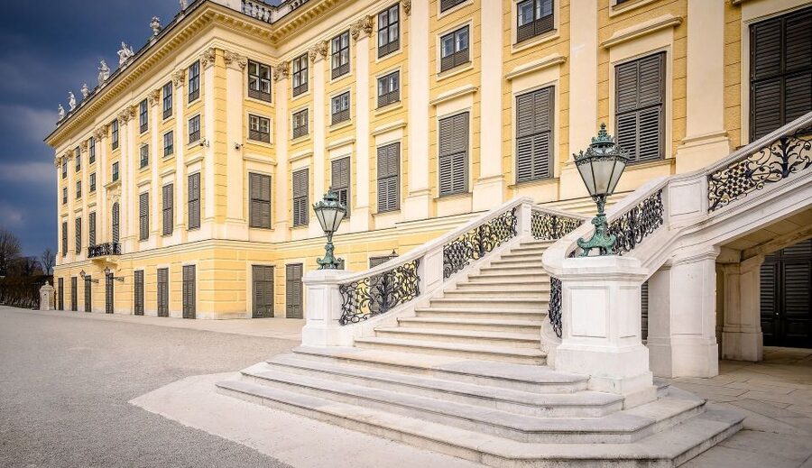 Schönbrunn Palace & Gardens Tour - Meeting point, pickup, and how the day works