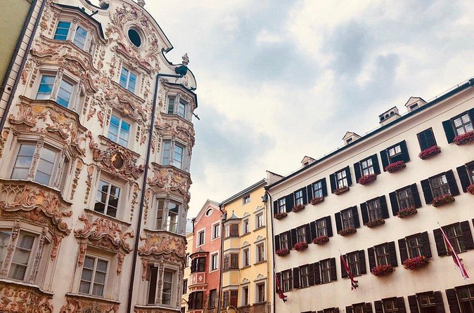 Self-Guided 1,5-hour Tour of Innsbruck: Exciting Stories, Photo Spots & Desserts - What the audio app does well