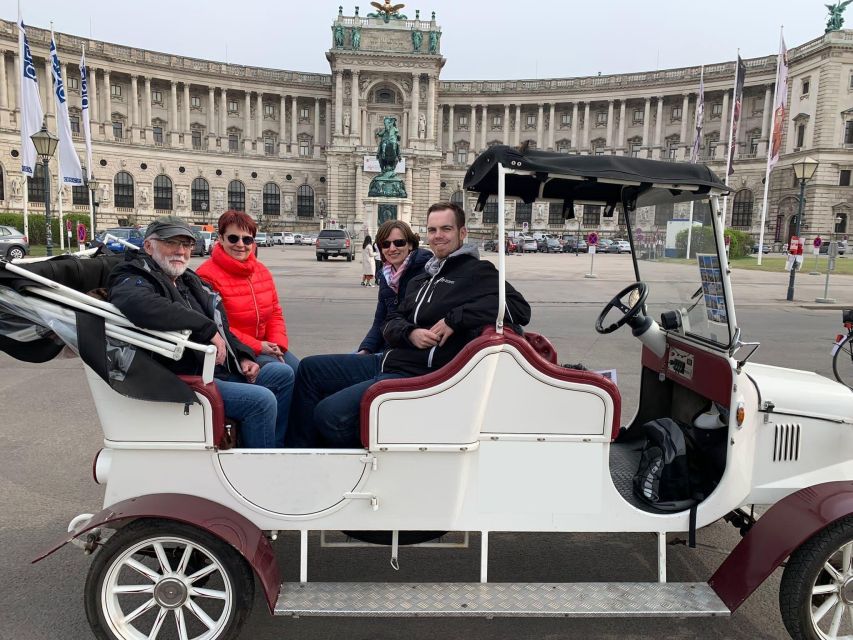Sightseeing tour in electric vintage car (up to 5 people) - A gentle ride through Vienna’s imperial center