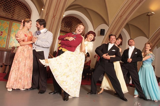 Skip the Line: Austrian Dinner Show Ticket in Vienna - Who will enjoy this evening most?