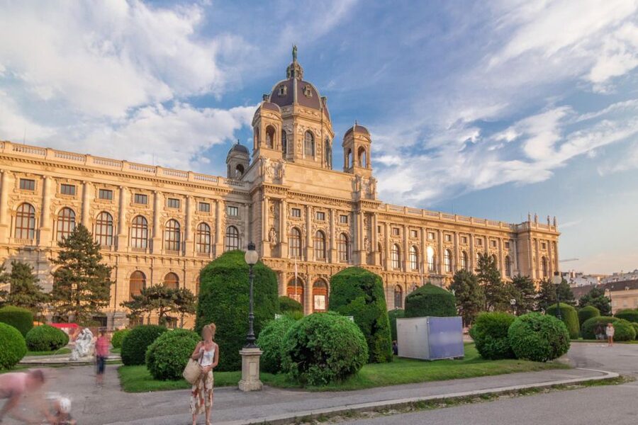 Skip-the-line Private Tour Kunsthistorisches Museum Vienna - Adding the Imperial Treasury at Hofburg Palace