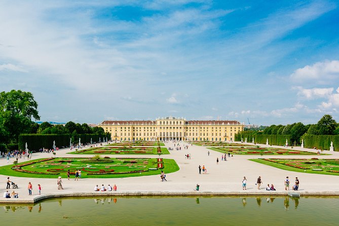 Skip-the-Line Schonbrunn Palace Guided Tour and Vienna Historical City Tour - The 40-minute free period is a real time puzzle