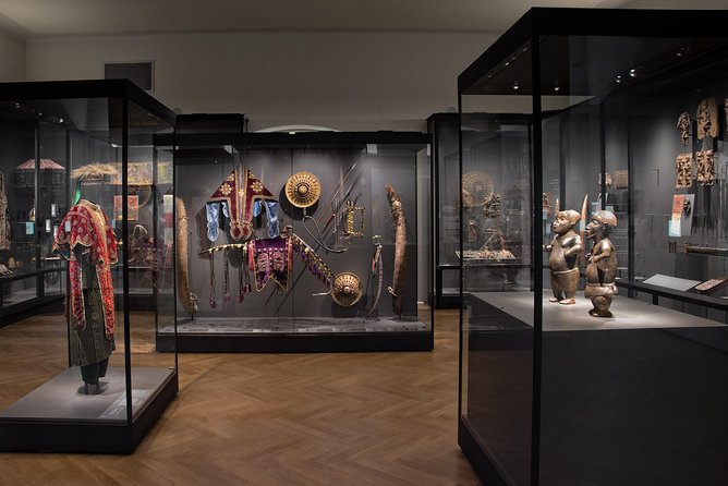 Skip the Line: Weltmuseum Wien Ticket - Entering the Weltmuseum inside the Hofburg Palace