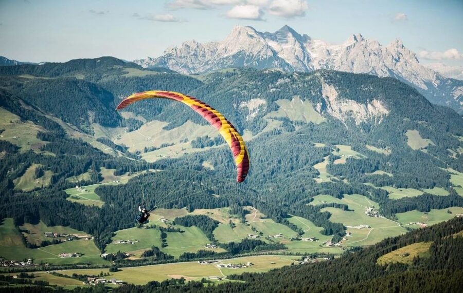 St Johann in Tirol: Tandem Paragliding - Calm cruising or acrobatics, your choice