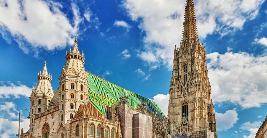 St Stephen's Cathedral Vienna Old Town Walking Tour - Meeting your guide at Stephansplatz
