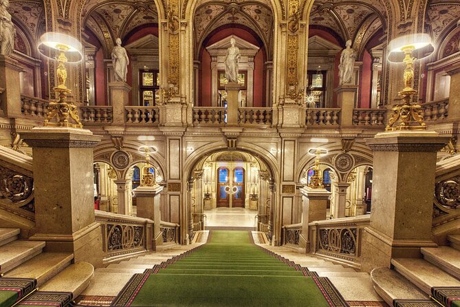 STATE OPERA - PRIVATE guided tour (tickets included) - A private visit shaped around your interests