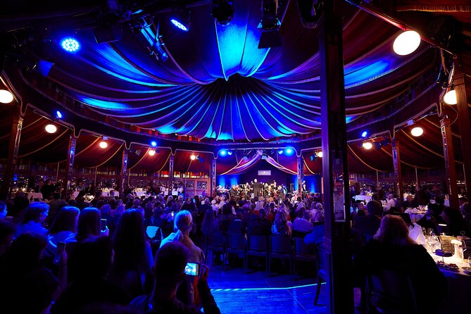 Strauss Dinner Show - Arriving at the Mirage near Prater
