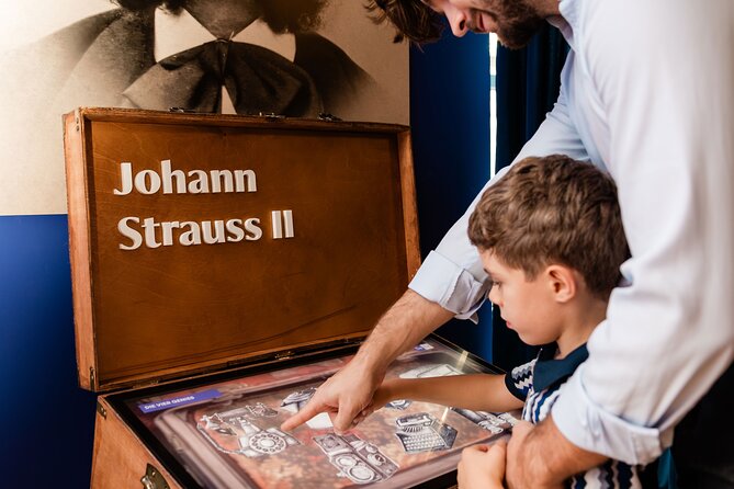 Strauss Exhibition incl. LED Concert Show / Coffee + Strauss Cake - Meeting the four Strauss legends through music