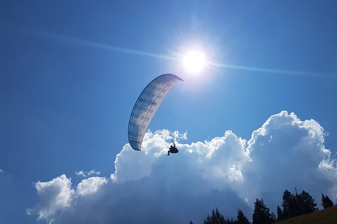Tandem paragliding in the Stubai Valley near Innsbruck - The Flight Begins Above Neustift