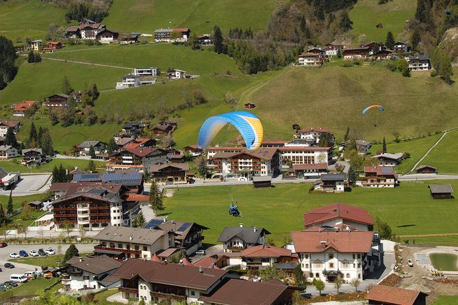 Tandem paragliding in the Stubai Valley near Innsbruck - Who Will Enjoy This Most
