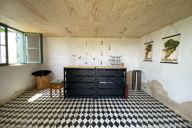 Taste and Tour Small Organic Wineries with a Winemaker - Who will enjoy this most