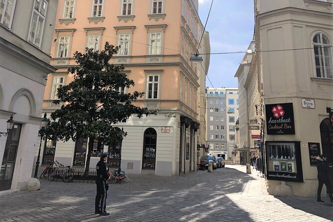 The Cultural Heritage of Jewish Vienna walking tour - Why the guide makes the difference