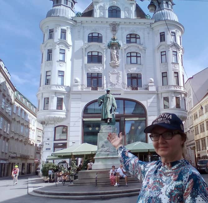 The unknown Vienna City- a guided walking tour in 3 hours - Winding lanes, courtyards, and easy-to-miss details
