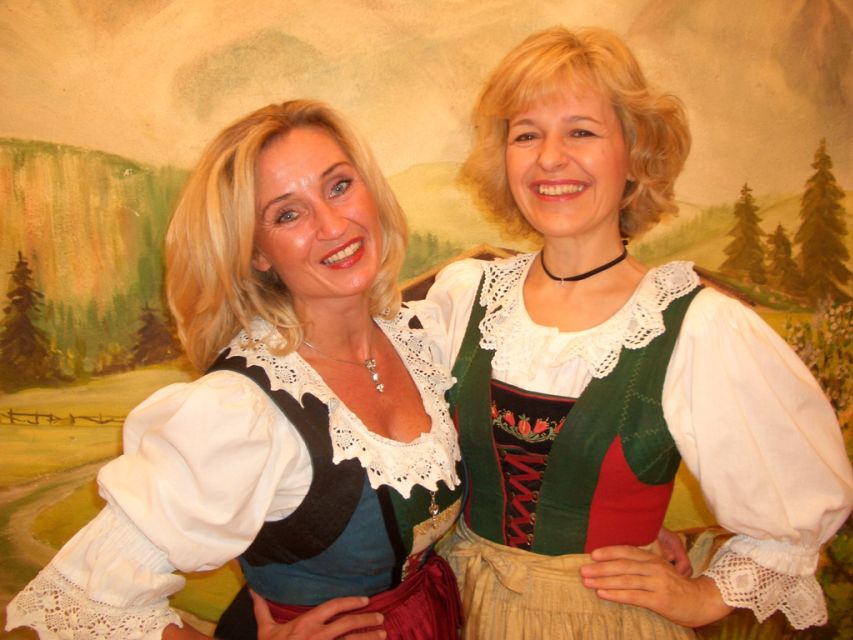 Tyrolean Evenings Family Gundolf in Innsbruck - Unusual instruments that make the show memorable