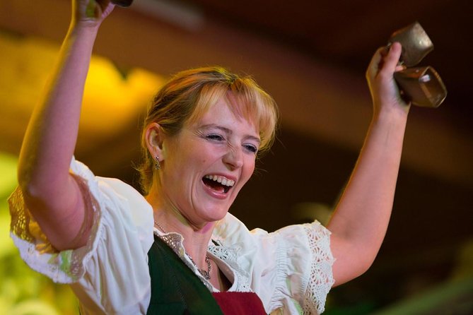 Tyrolean Folk Show Ticket in Innsbruck - Who will enjoy this most
