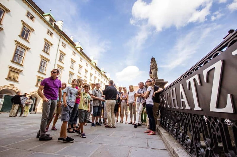Vienna: 2 Hours Sightseeing Walking Tour - Hofburg Palace and 700 years of rulers