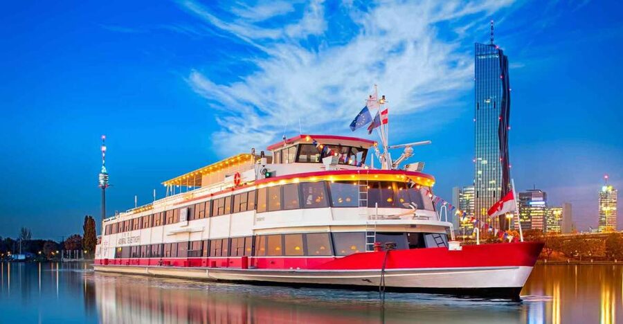 Vienna: 3.5-Hour Danube 70s, 80s, 90s Party Cruise w/ Dinner - What the 3.5-hour cruise feels like