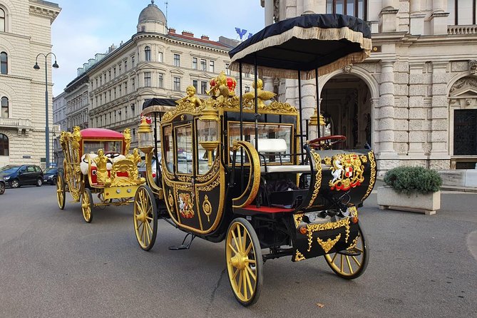 Vienna: 60 min. Imperial E-Carriage Sightseeing Tour with Drinks - Beginning at Albertinaplatz