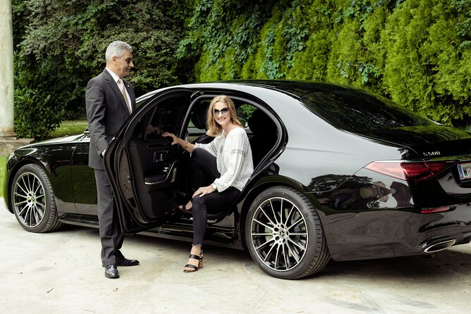Vienna Airport Transfers From Vienna City With Private Driver - The early morning advantage