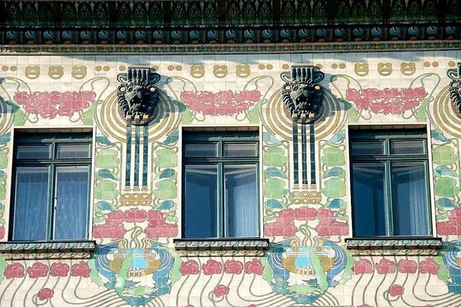 Vienna Art Nouveau Walking Tour - What the guides add to the experience