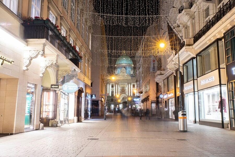 VIENNA AT NIGHT: Photo Tour of the Most Beautiful Buildings - A sightseeing tour with a photographer’s pace