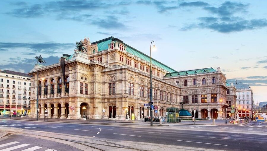 Vienna Audioguide - TravelMate app for your smartphone - Vienna’s museums: art, power, and plenty of walking