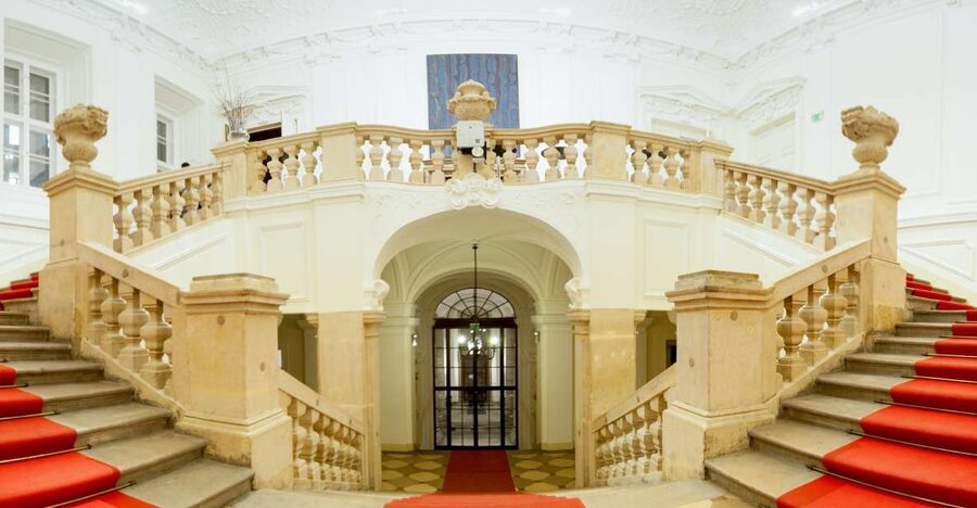 Vienna: Baroque Orchestra Concert and Dinner - A Palace Concert in the Heart of Vienna