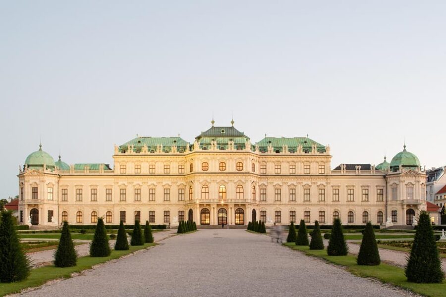 Vienna: Belvedere Palace Skip-the-Line Tour - Meeting at the Upper Belvedere black gate