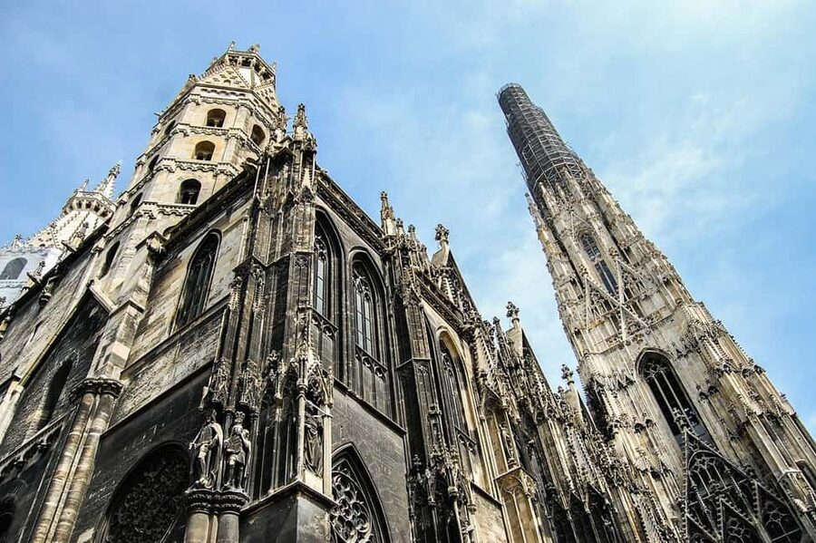 Vienna: Best of Vienna in 2 Hours with a Local - Ringstrasse architecture from City Hall to Parliament