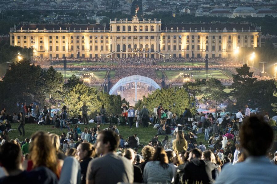 Vienna: Big Bus City Highlights Night Tour with Live Guide - The Vienna State Opera sets the tone