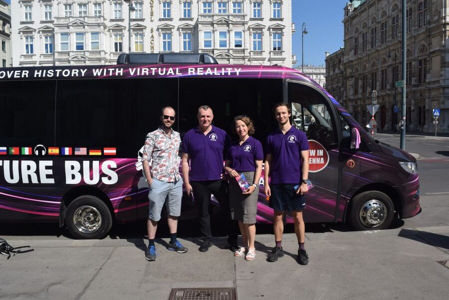 Vienna: Bus Tour with Virtual Reality Experience - Schottentor and the Votive Church story