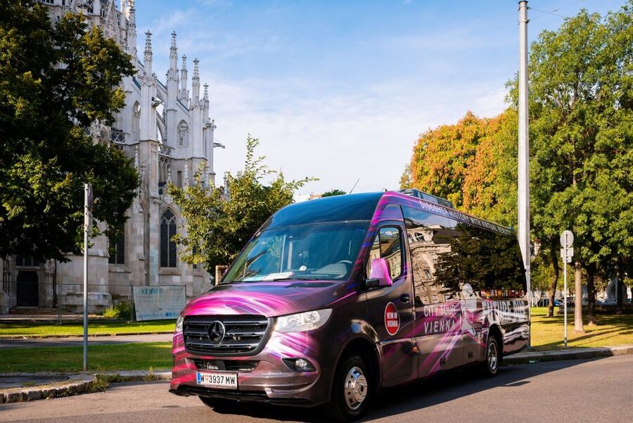 Vienna: Bus Tour with Virtual Reality Experience - Museumsquartier, Naschmarkt, and Karlskirche through the windows