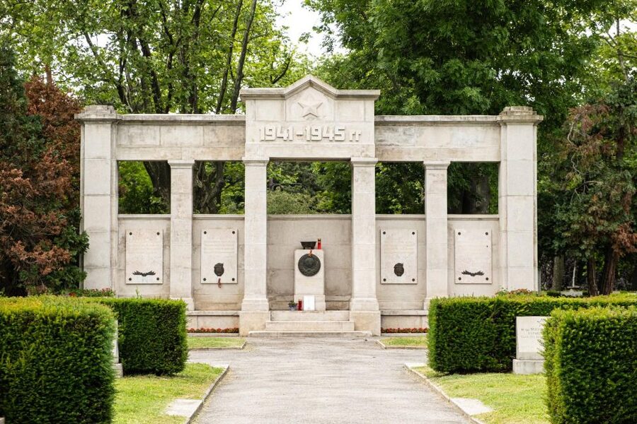 Vienna Central Cemetery Walking Tour with Transfers - Key points to know before booking